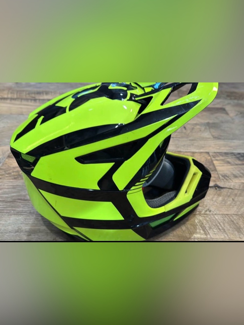 Fox Racing Youth Large (51-52) Full-Face Helmet in Hi-Vis Yellow - Picture 4 of 6
